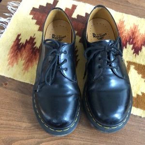 1461 Dr. Martens Women’s Smooth Leather Oxford